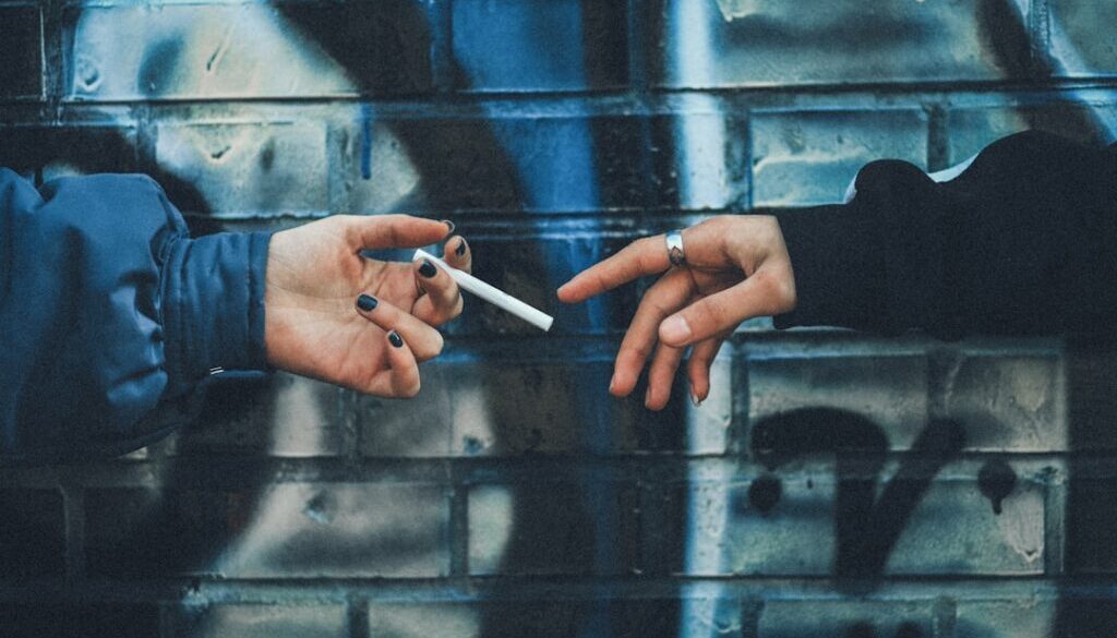 E-papierosy a tradycyjne palenie – czy są naprawdę mniej szkodliwe?