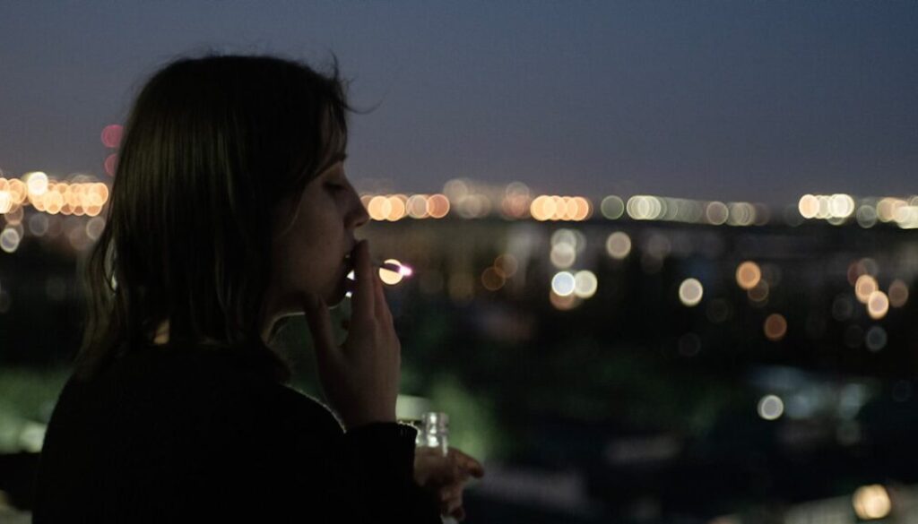 Palenie a psychika – jak nałóg wpływa na emocje i relacje?